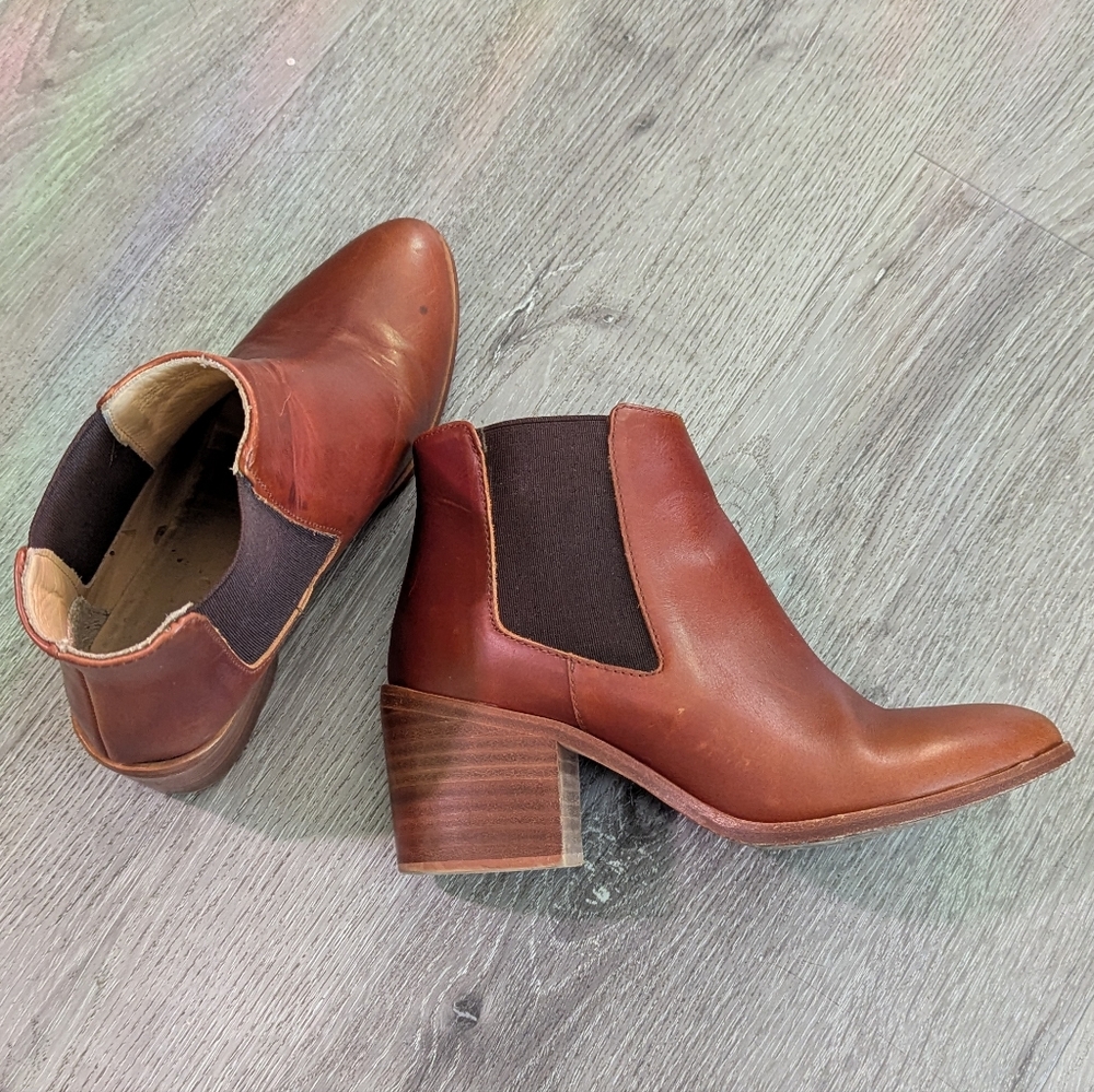 Nisolo Heeled Chelsea Boot Size 6.5